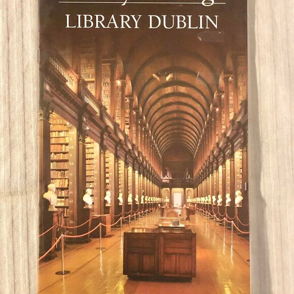 Lot of 3 Books, Illinois Seasons, trinity college & Trump Book - Picture 5 of 10